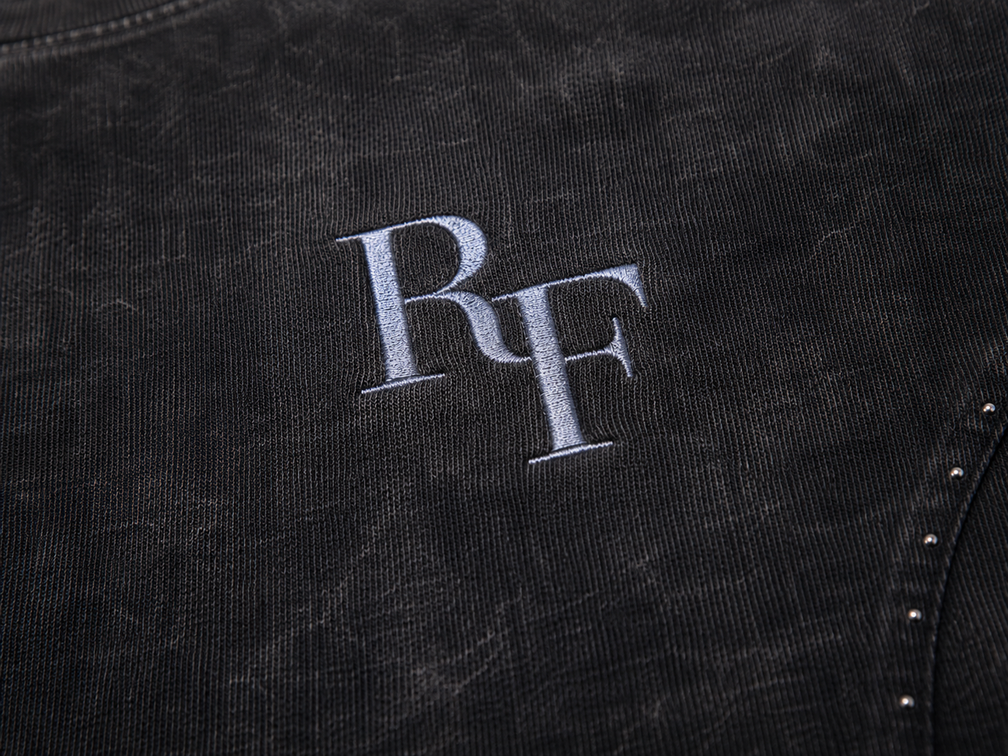 SIGNATURE TEE